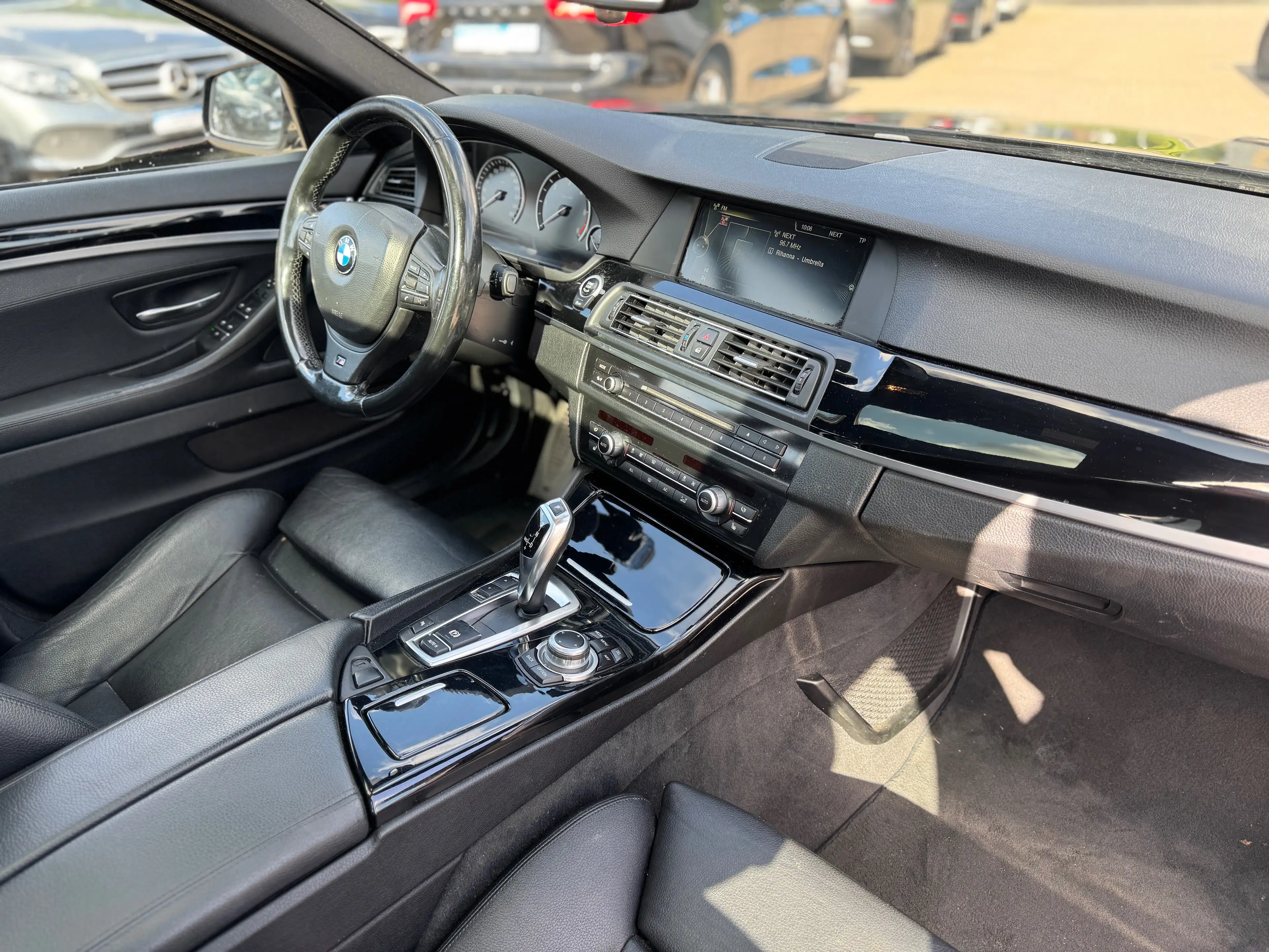 BMW 525 d M-Paket / Schiebedach / Head-up / Softclose / — photo 15
