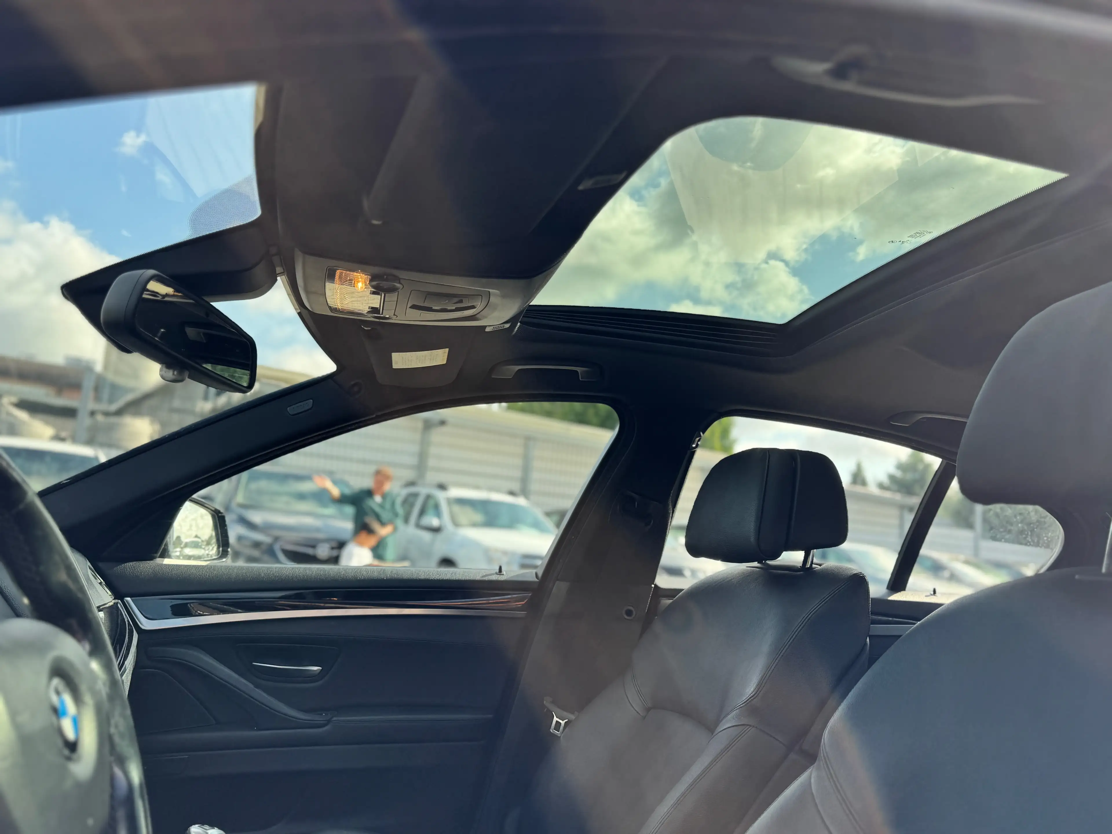 BMW 525 d M-Paket / Schiebedach / Head-up / Softclose / — photo 8