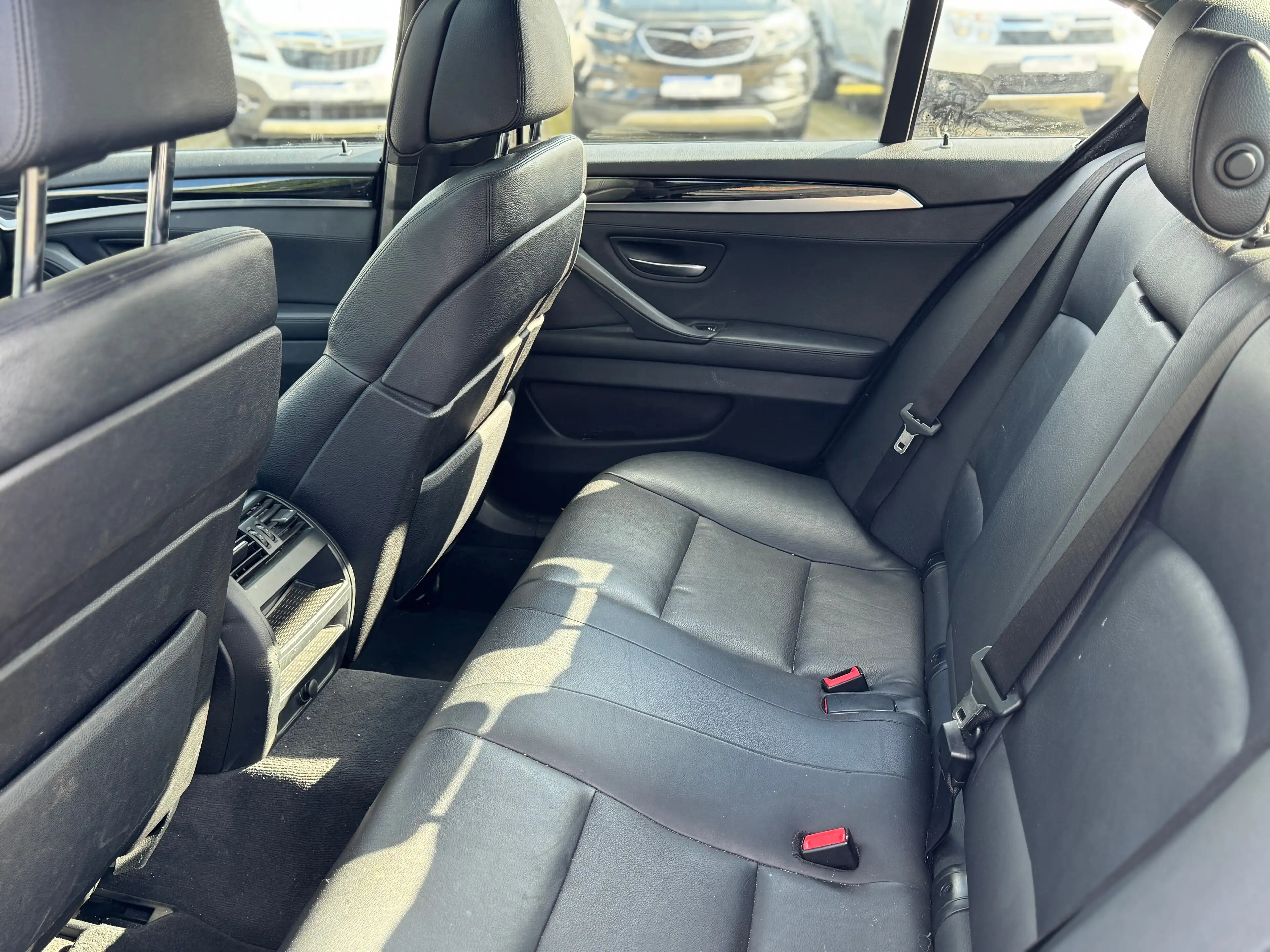 BMW 525 d M-Paket / Schiebedach / Head-up / Softclose / — photo 11