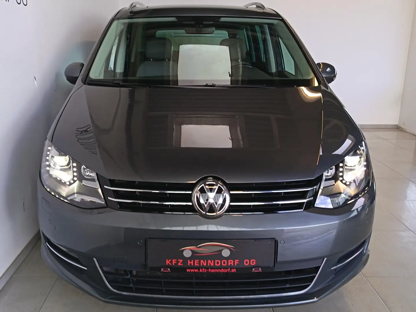 Volkswagen Sharan Highline 2.0 TDI DSG *7Sitzer* Grau - 2