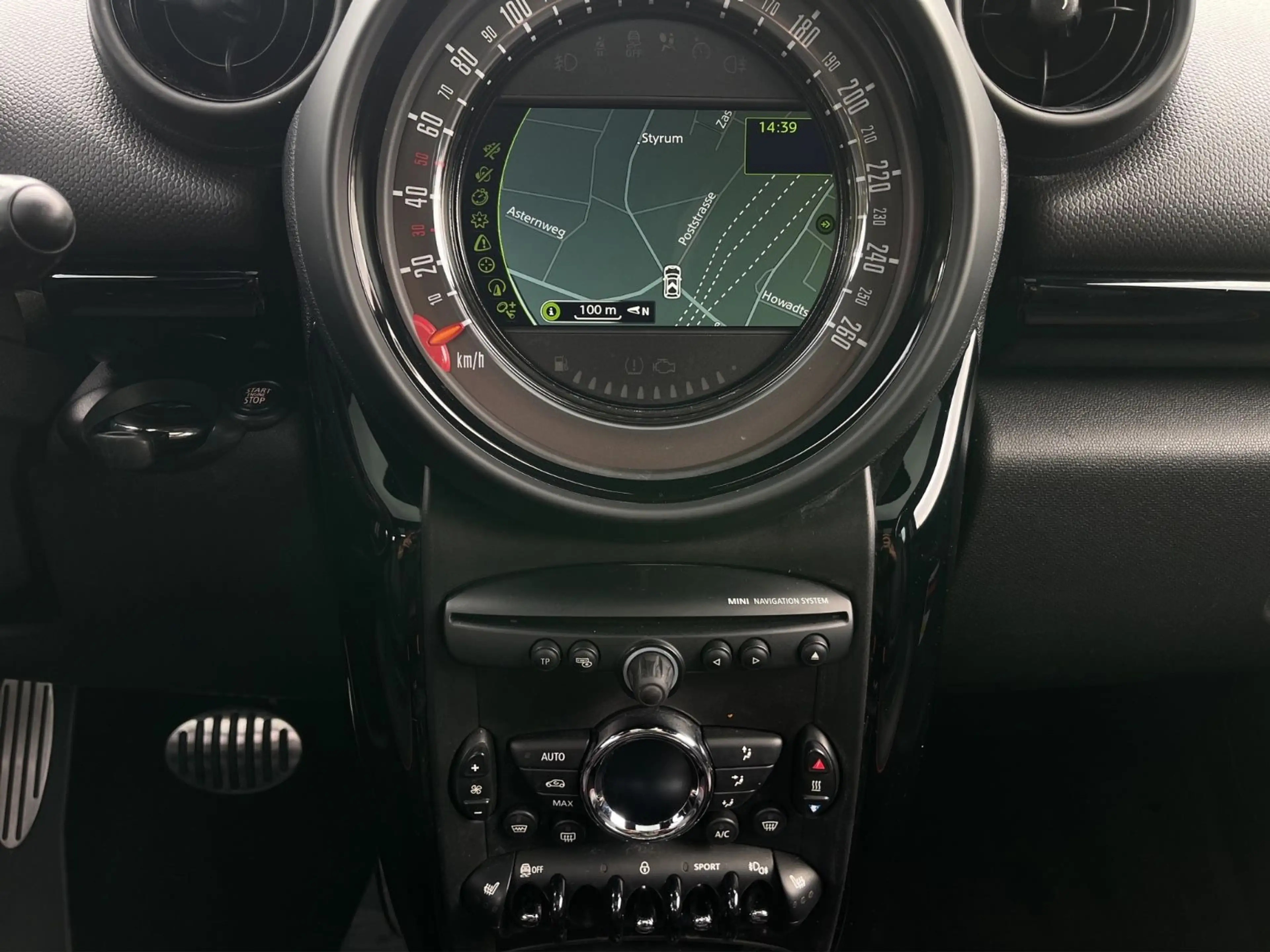MINI John Cooper Works Countryman Leder/PANORAMA — photo 15