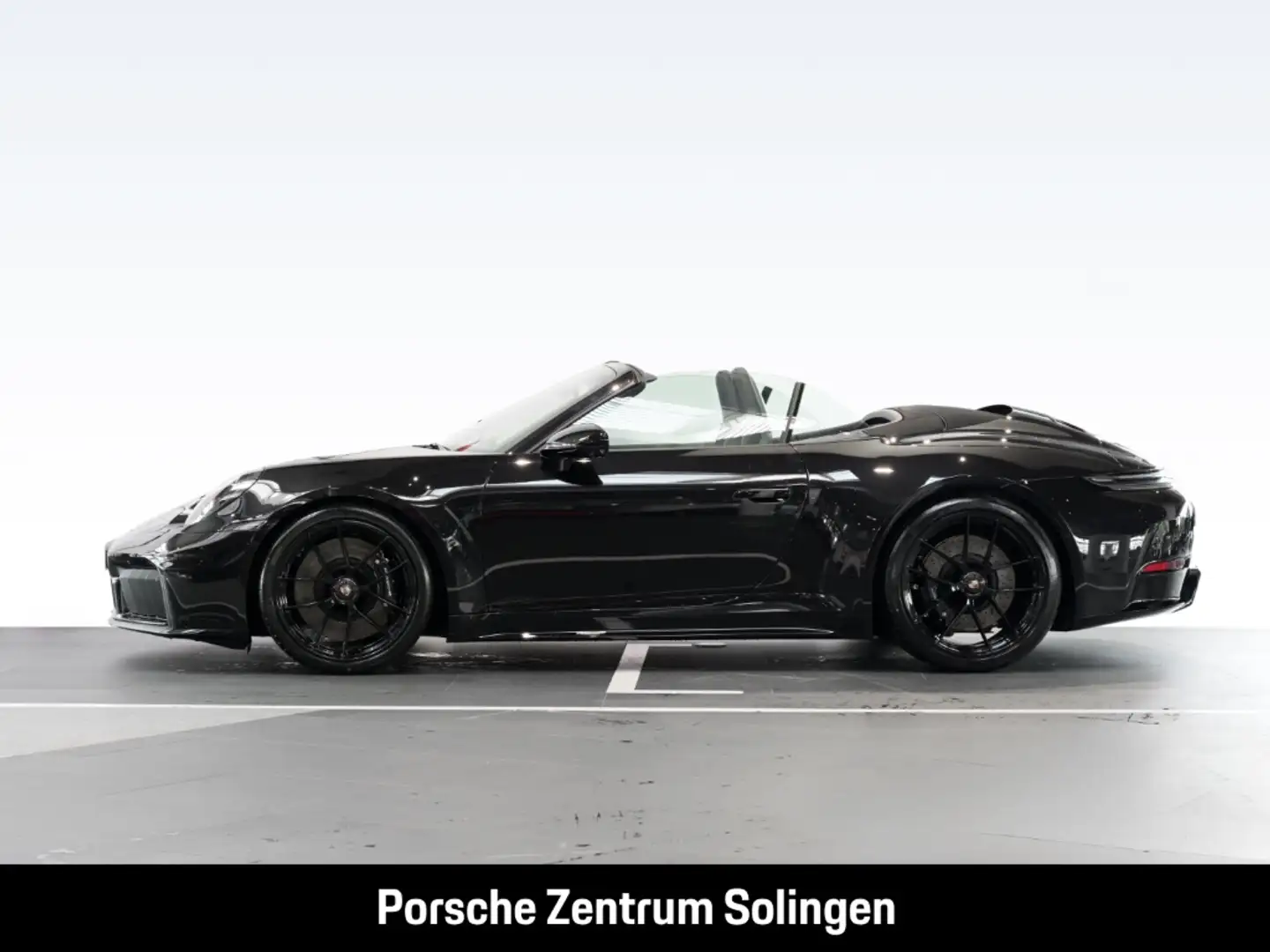 Porsche 911 Carrera 4 GTS Cabriolet HD-Matrix Lift Bose Schwarz - 2