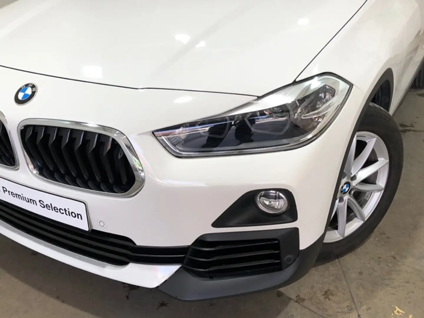BMW X2 sDrive 18i Blanc - 2