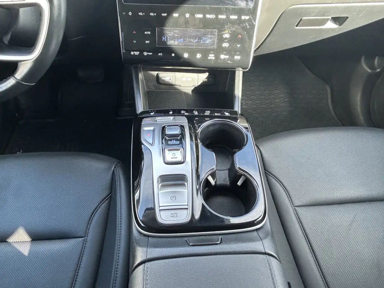 Hyundai TUCSON снимка Hyundai TUCSON