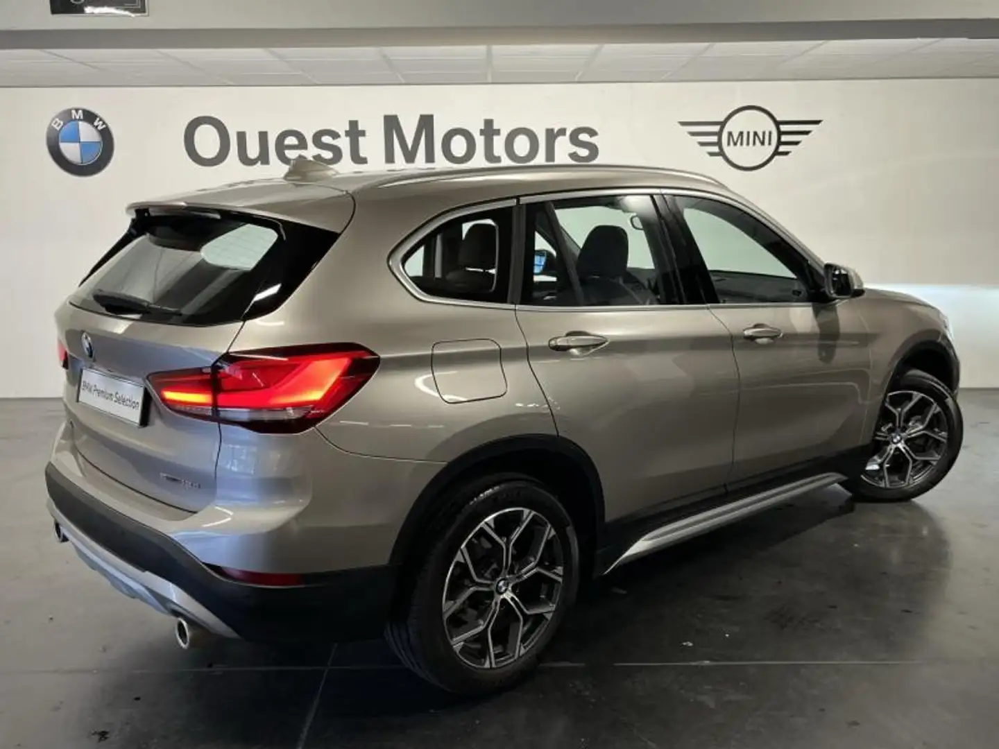 BMW X1 sDrive18dA 150ch Business Design Argent - 2