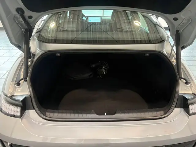 Hyundai Ioniq 6 view 6