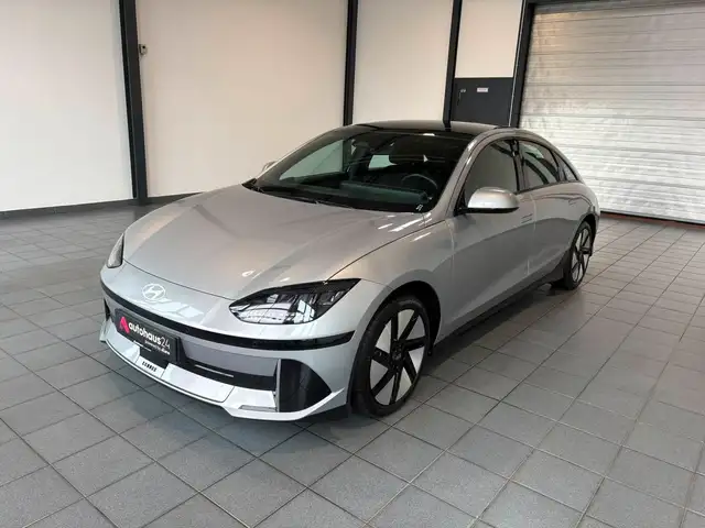 Hyundai Ioniq 6 view 3