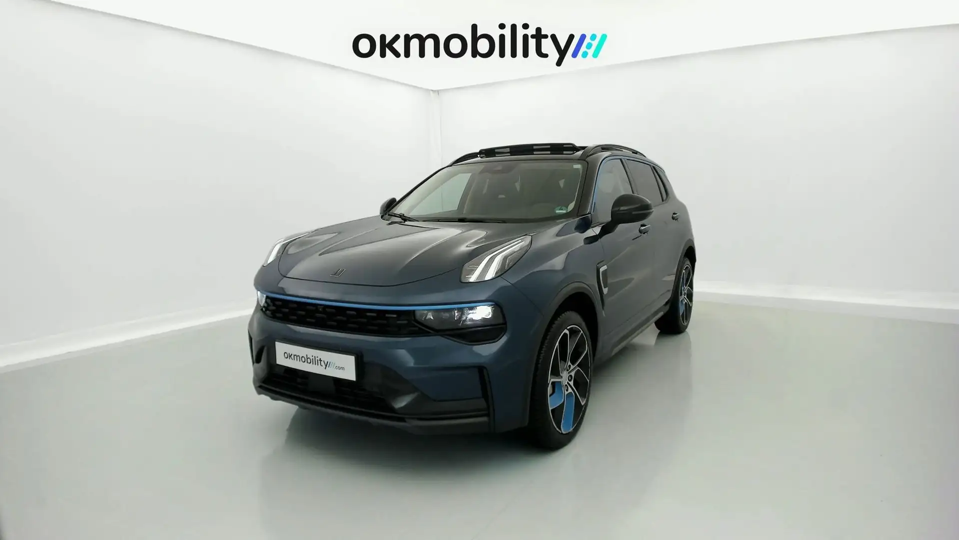 Lynk & Co 01 1 1.5 PHEV Bleu - 1