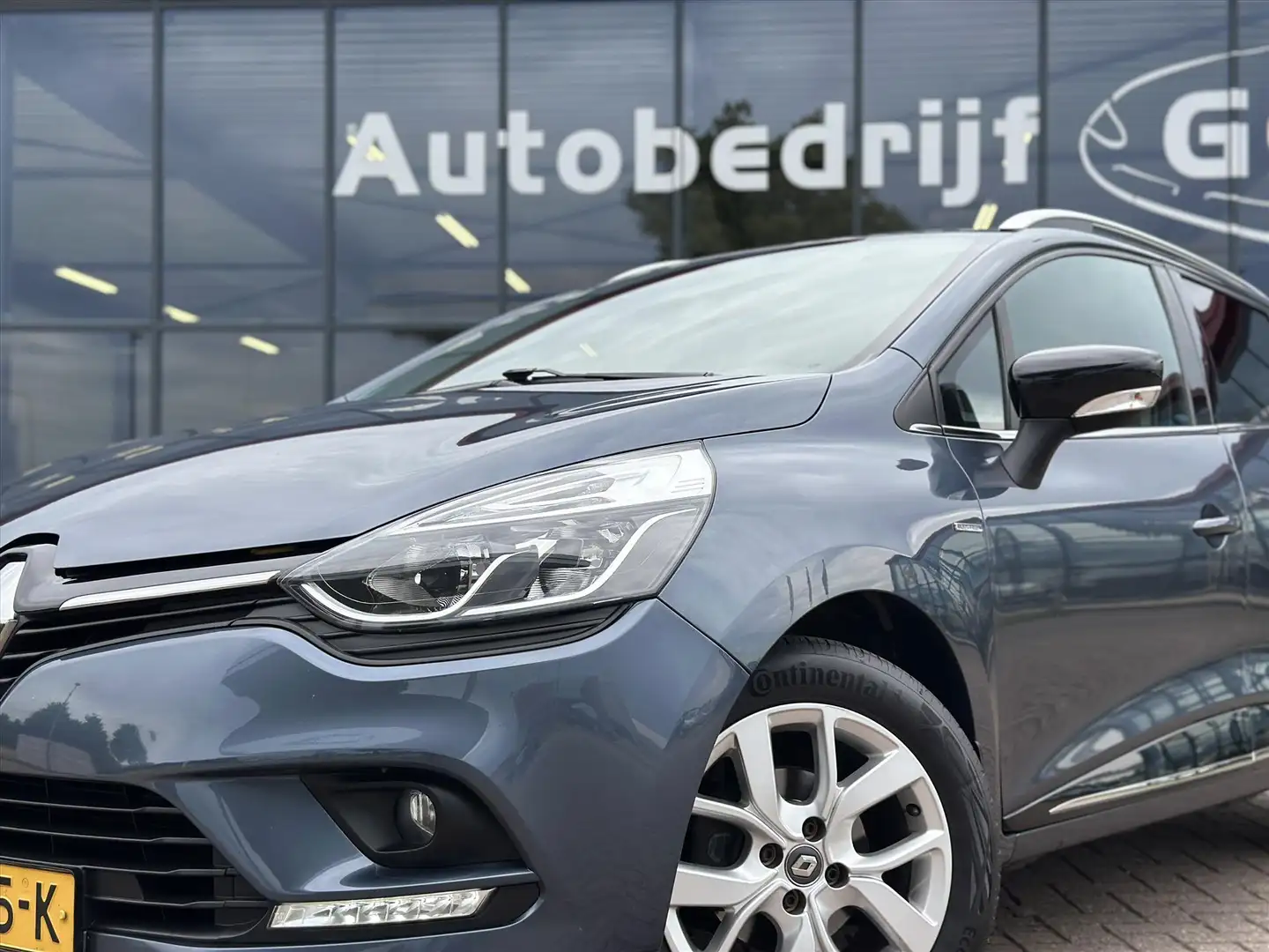 Renault Clio 0.9 TCE ESTATE Limited / Navi / Airco / Trekhaak Grijs - 2