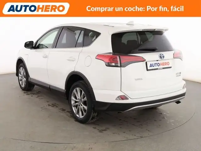 Toyota Rav4 view 4