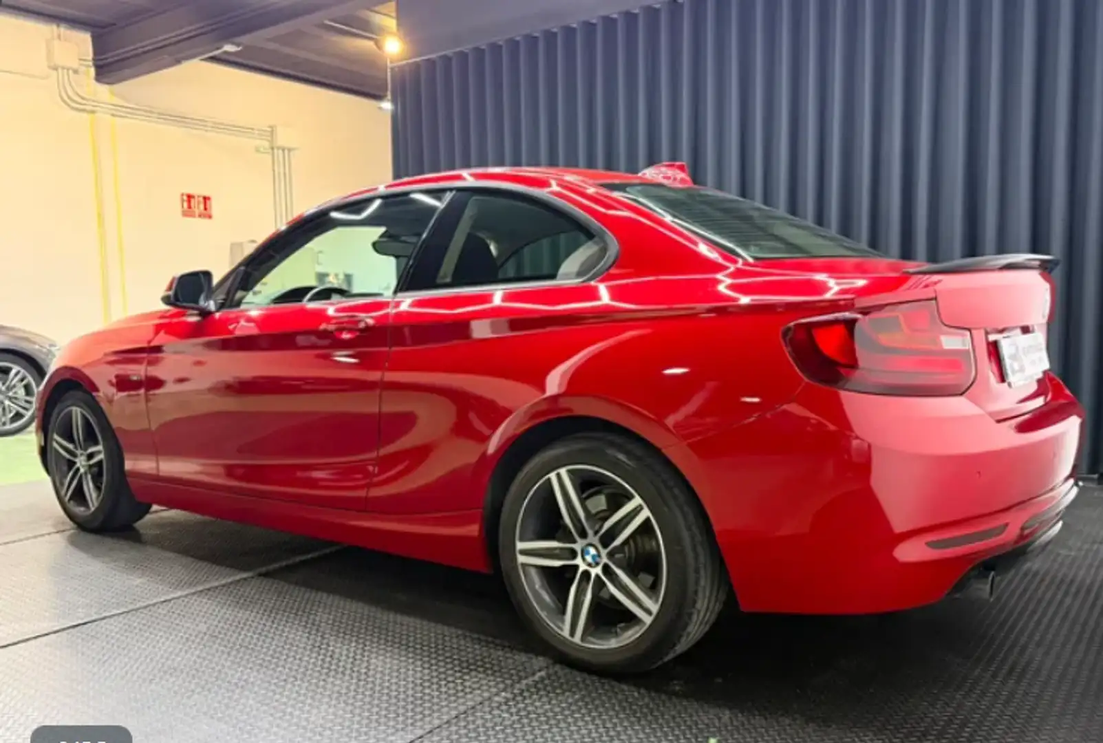 BMW 218 218d Coupé Sport Rojo - 2