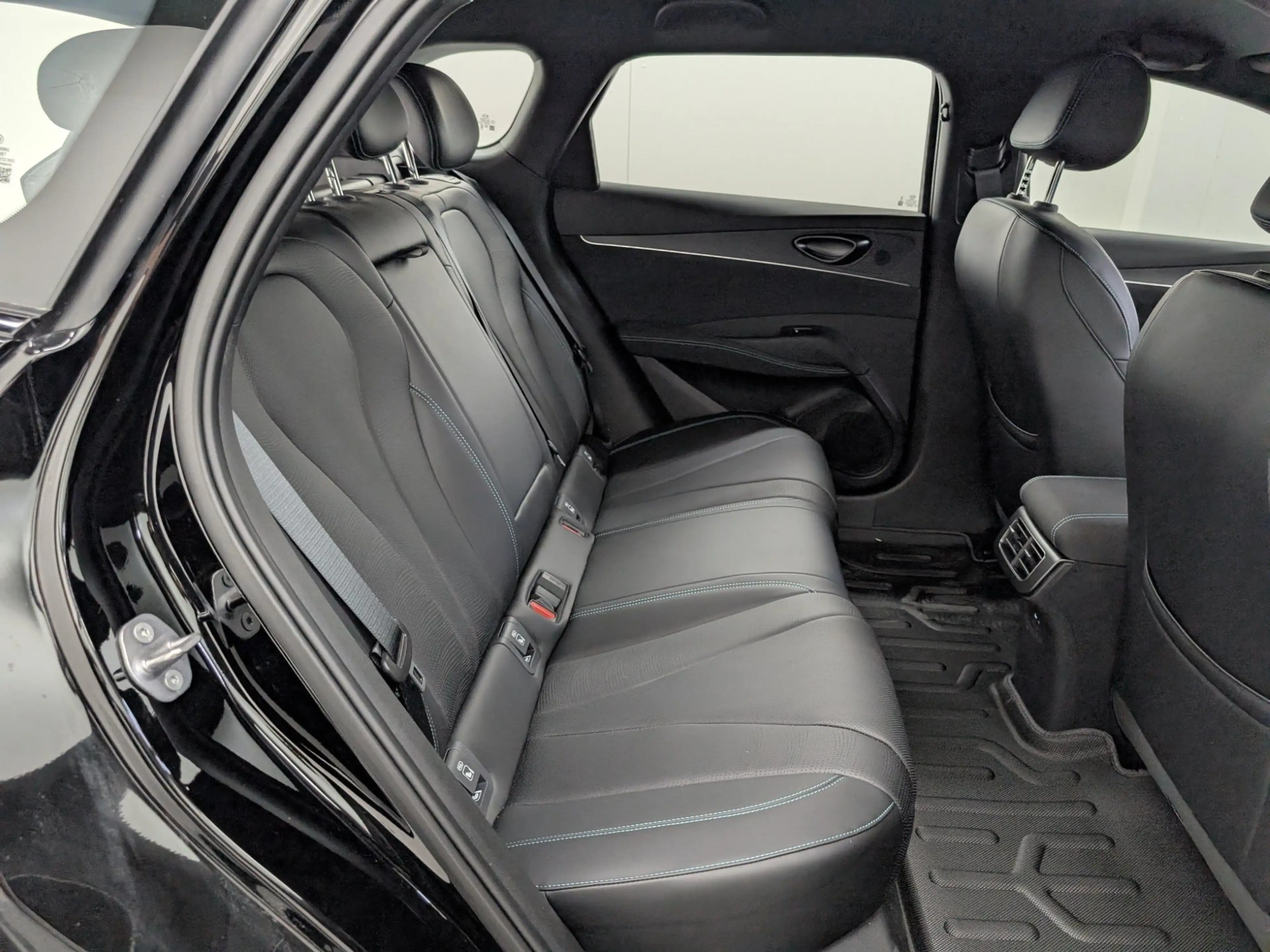 BYD Seal 6 DM-i Touring Boost — photo 13