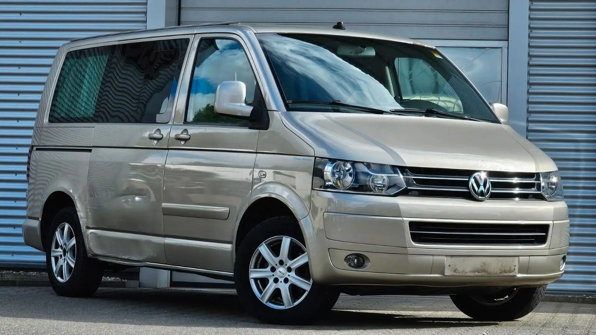 Volkswagen T5 California T6 Face-lift Umbau California Nachbau Beige - 1
