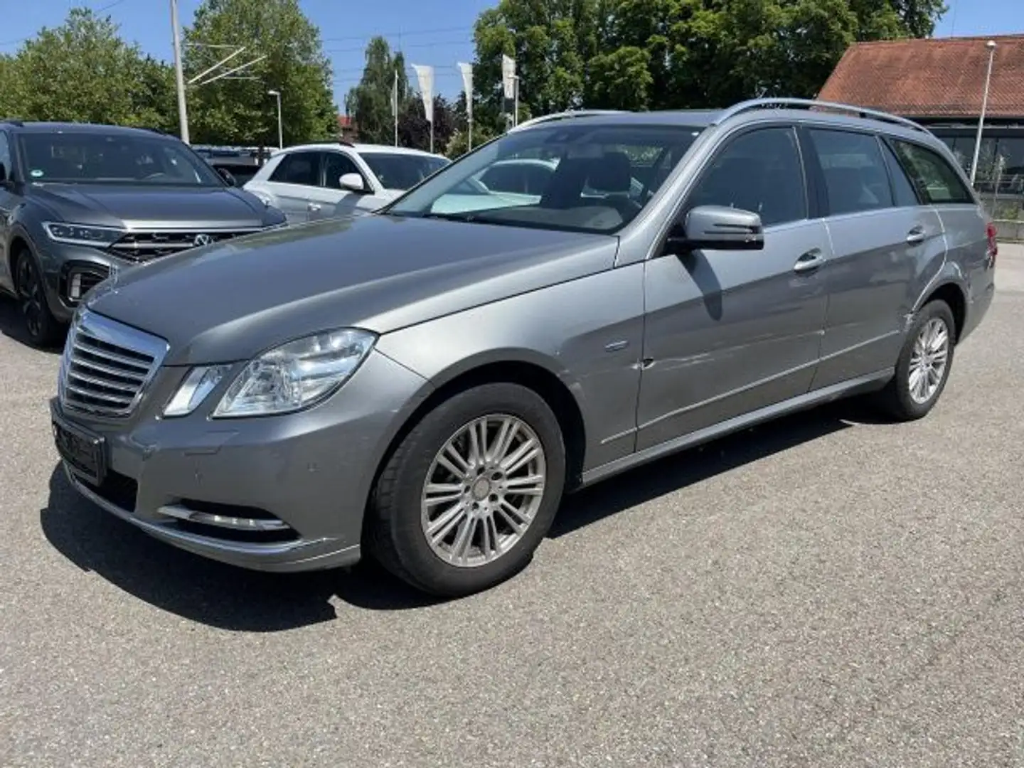 Mercedes-Benz E 250 T CDI Elegance Navi Pano Bi-Xenon Leder Grau - 2