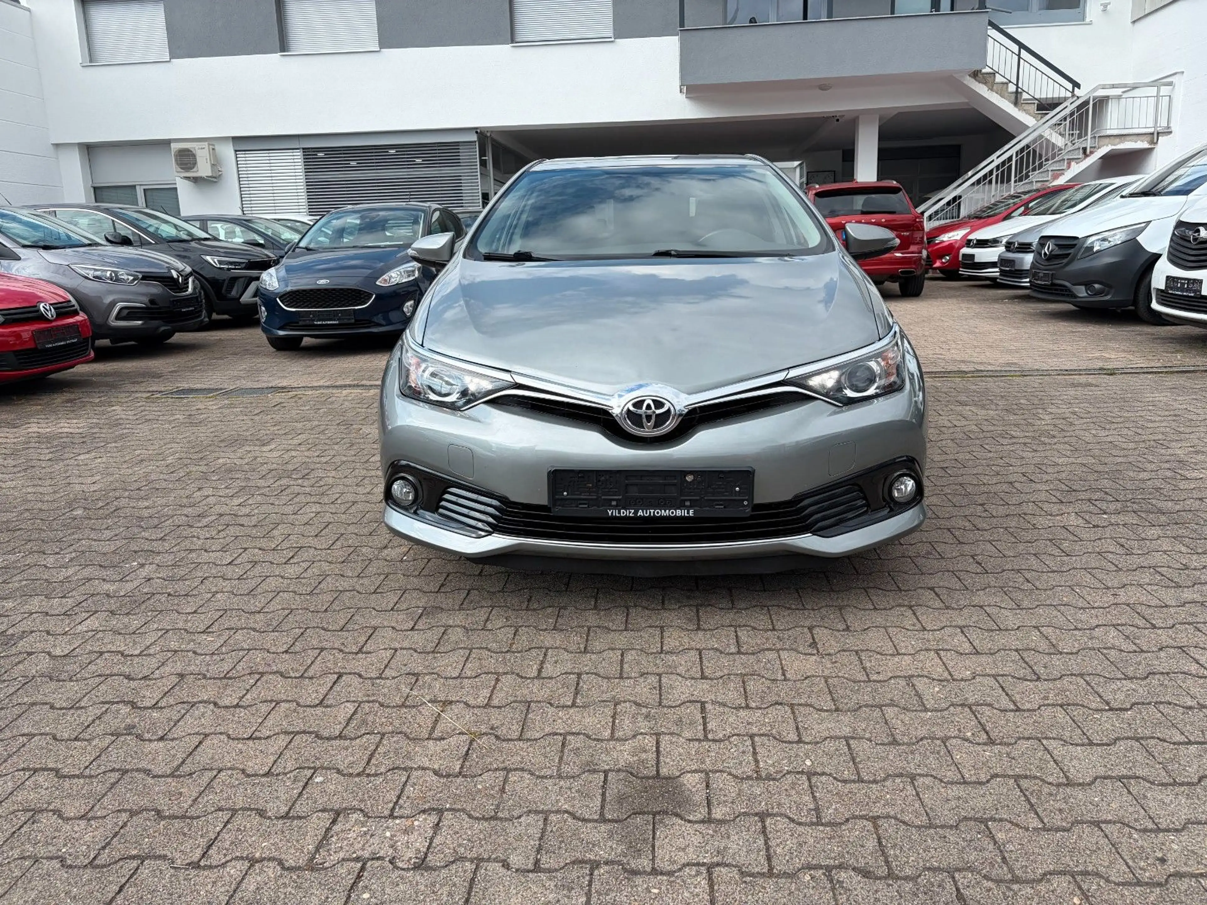 Toyota Auris Design Edition*KAMERA*HU/AU NEU* — photo 2