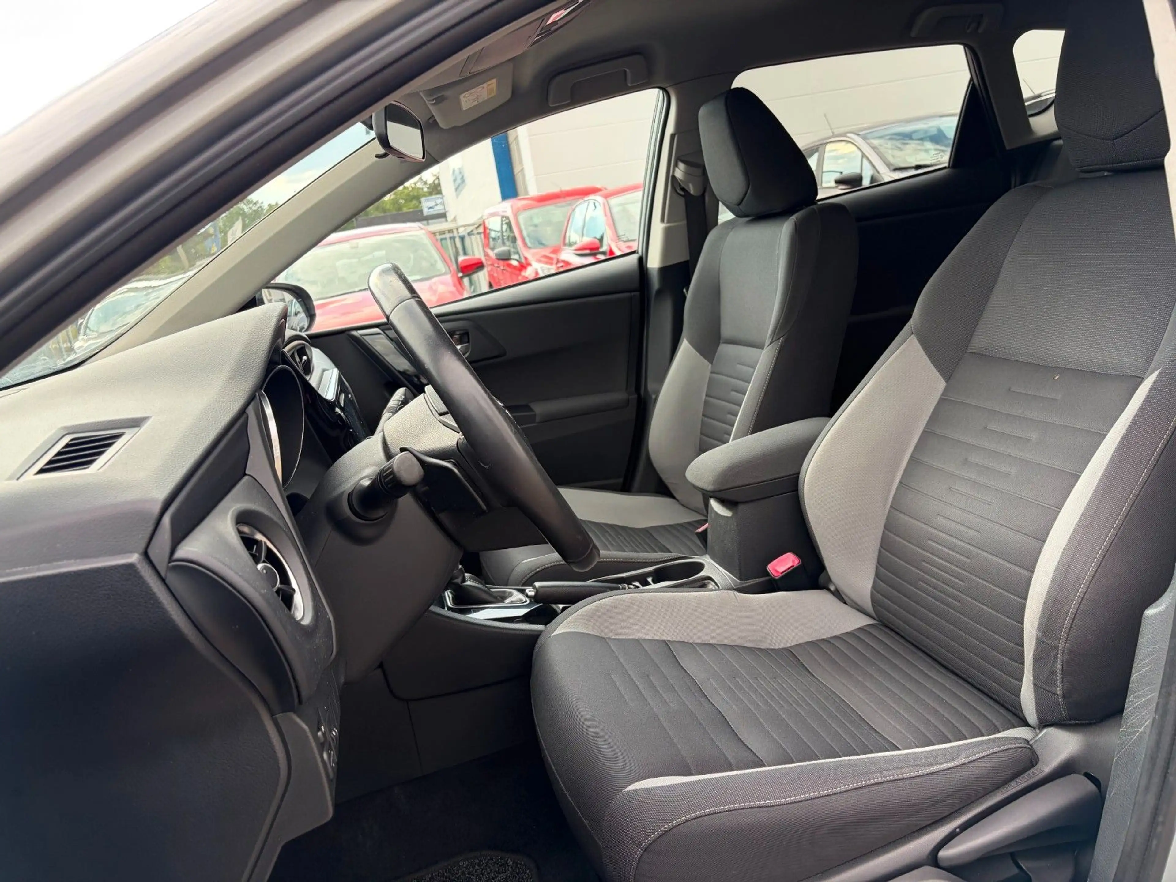 Toyota Auris Design Edition*KAMERA*HU/AU NEU* — photo 11