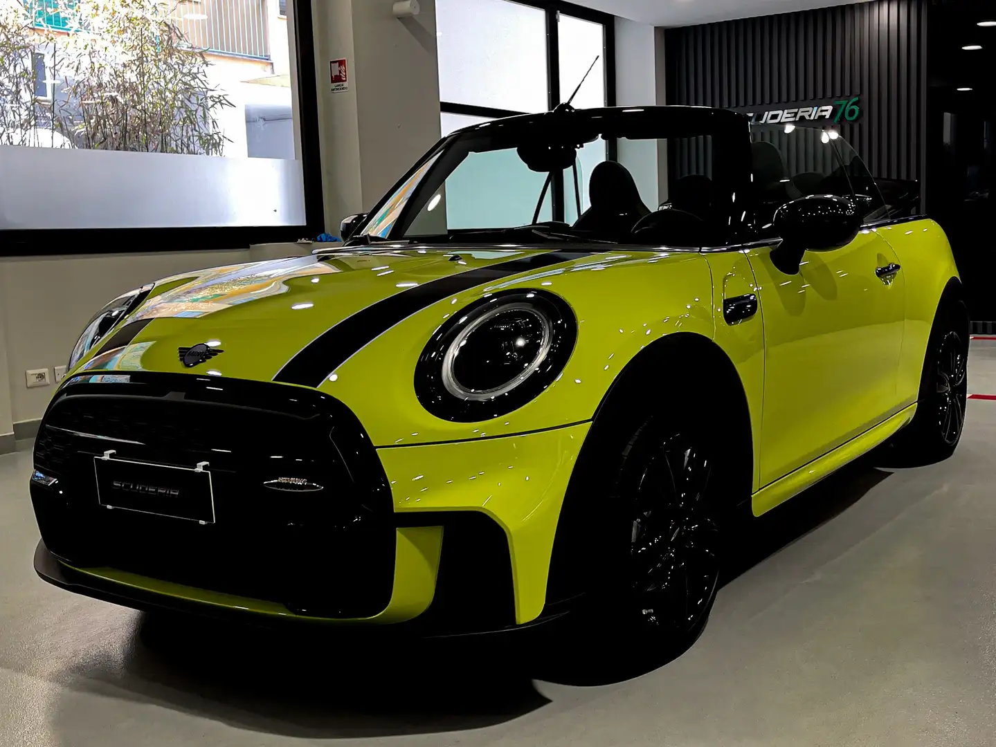 MINI Cooper Cabrio Mini Cabrio 1.5 Cooper Allestimento JKW Giallo - 1