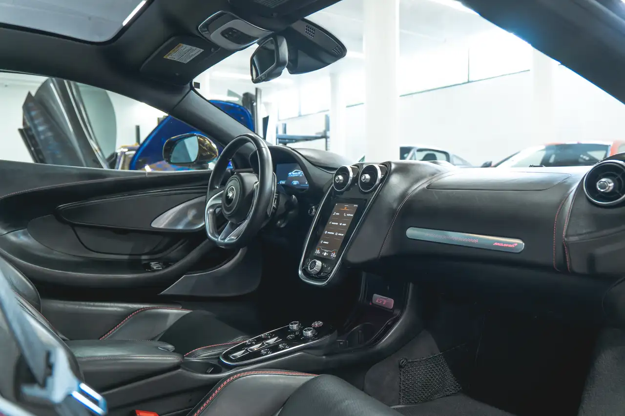 McLaren GT снимка McLaren GT