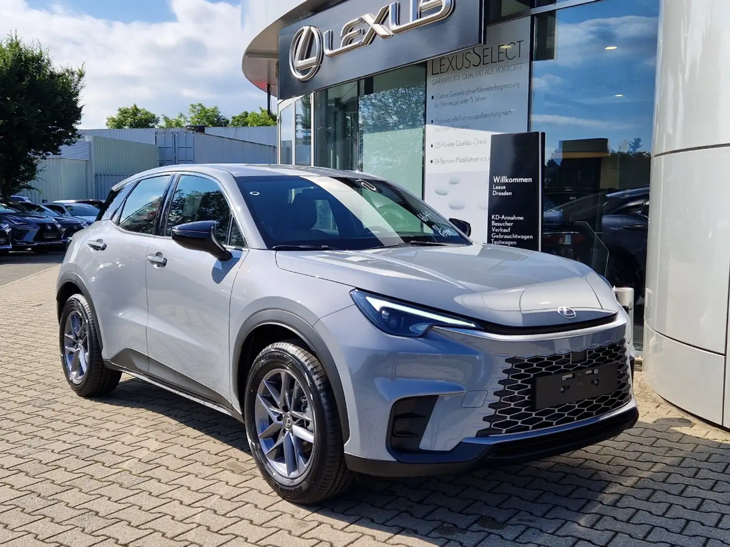Lexus LBX 1,5 FWD Komfort Paket Grau - 1