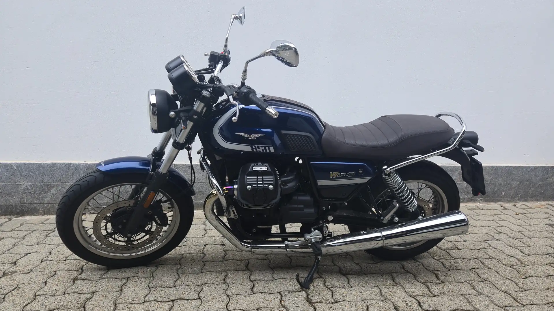 Moto Guzzi V 7 SPECIAL ABS Bleu - 1