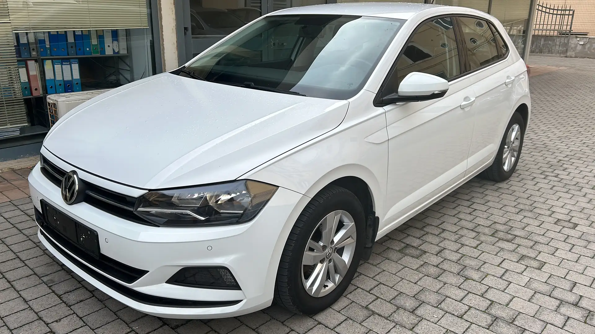 Volkswagen Polo TGI Bianco - 1