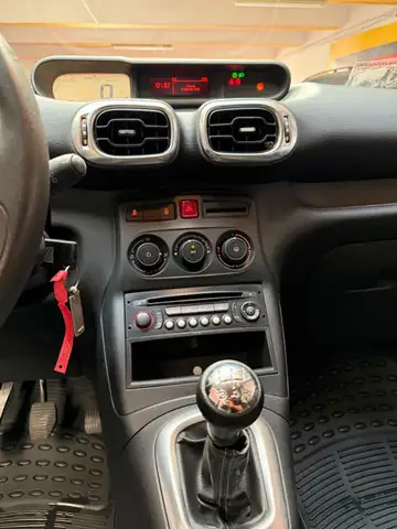 Citroen C3 Picasso view 8