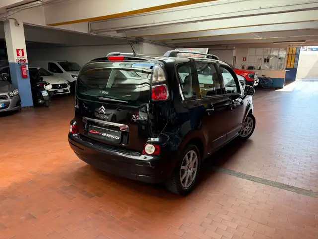 Citroen C3 Picasso view 3