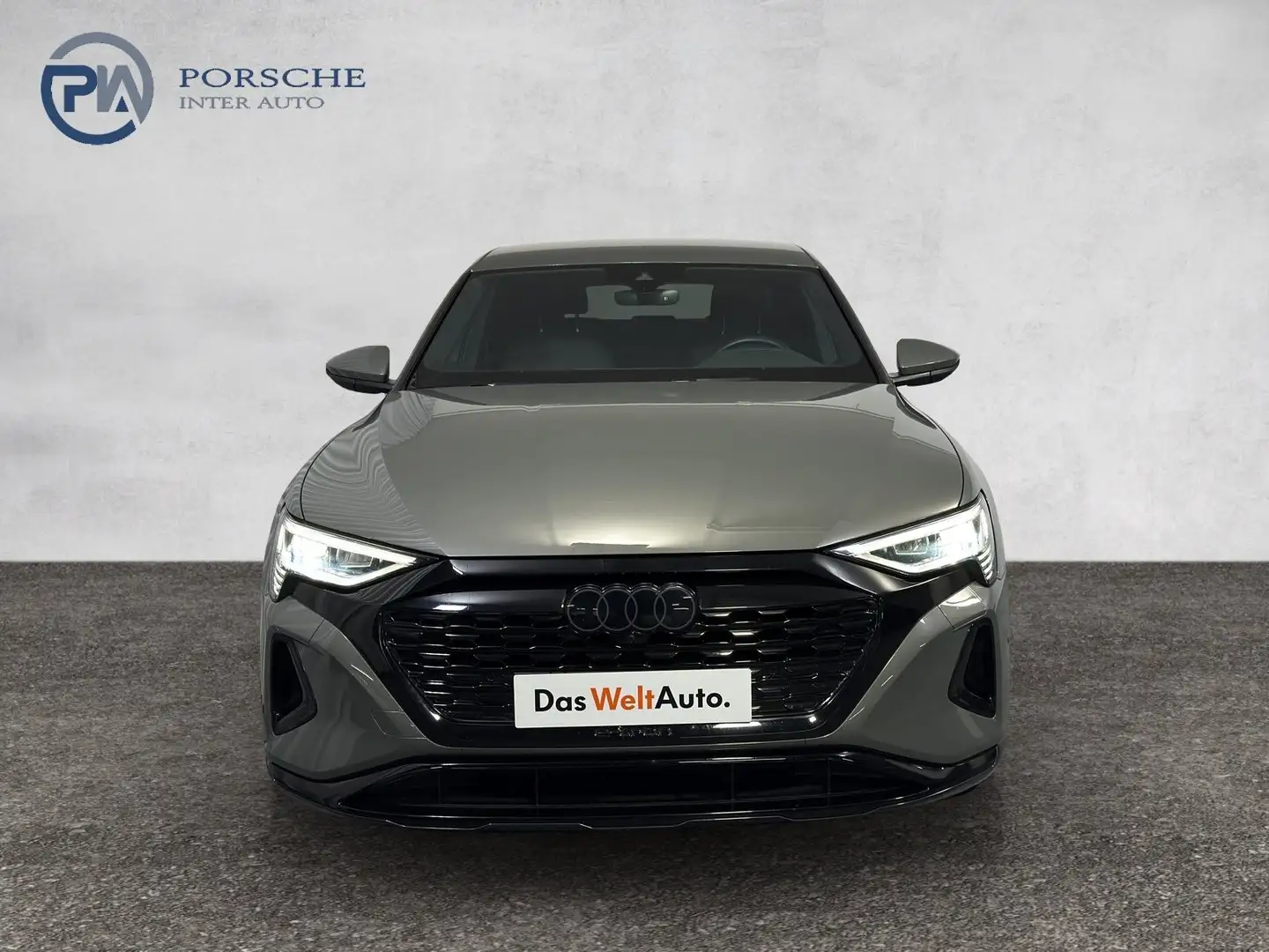 Audi Q8 50 e-tron quattro business Grau - 2