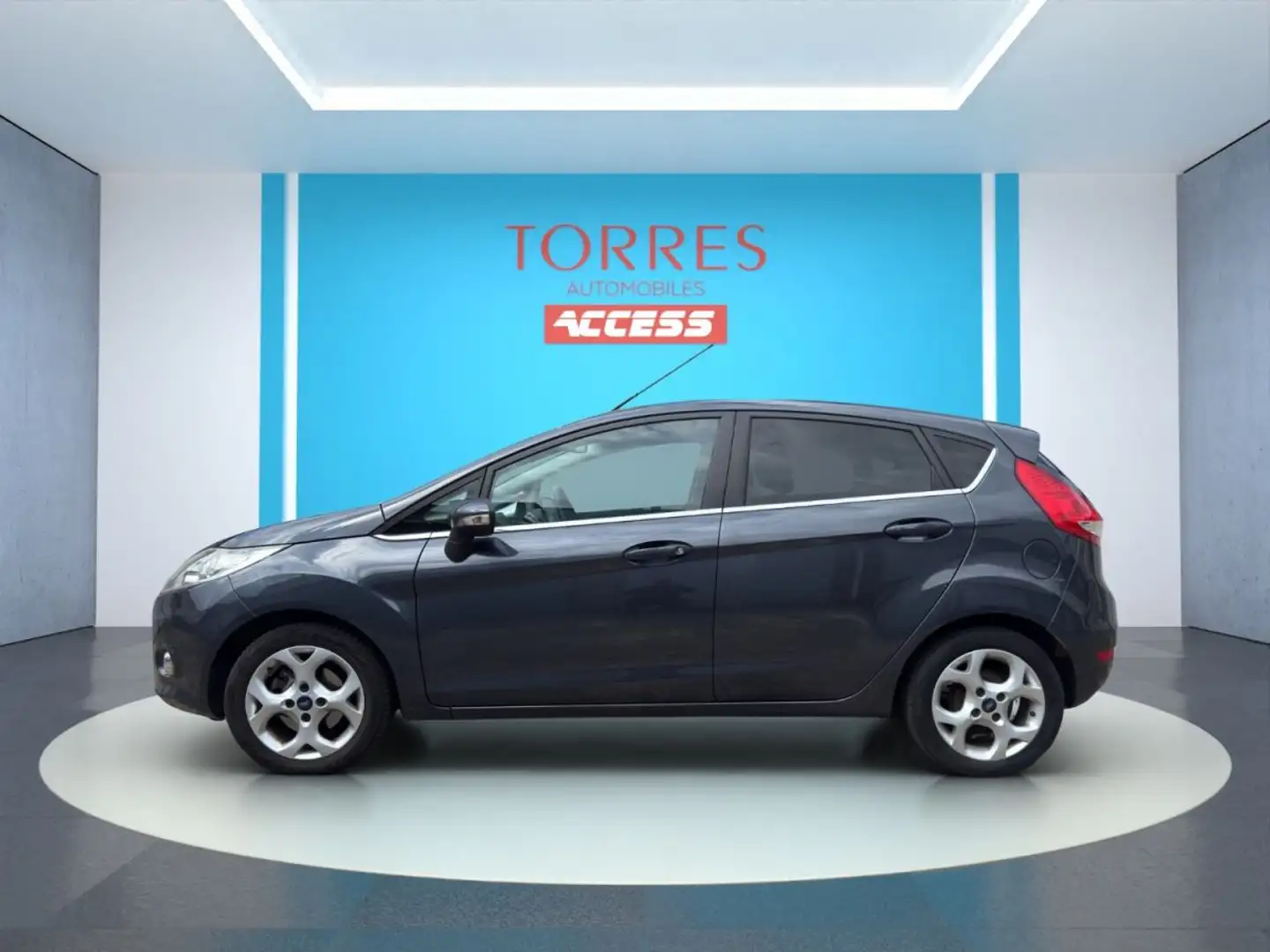 Ford Fiesta 1.4 Titanium 97 CH BVM 5 DISTRI OK Grigio - 1