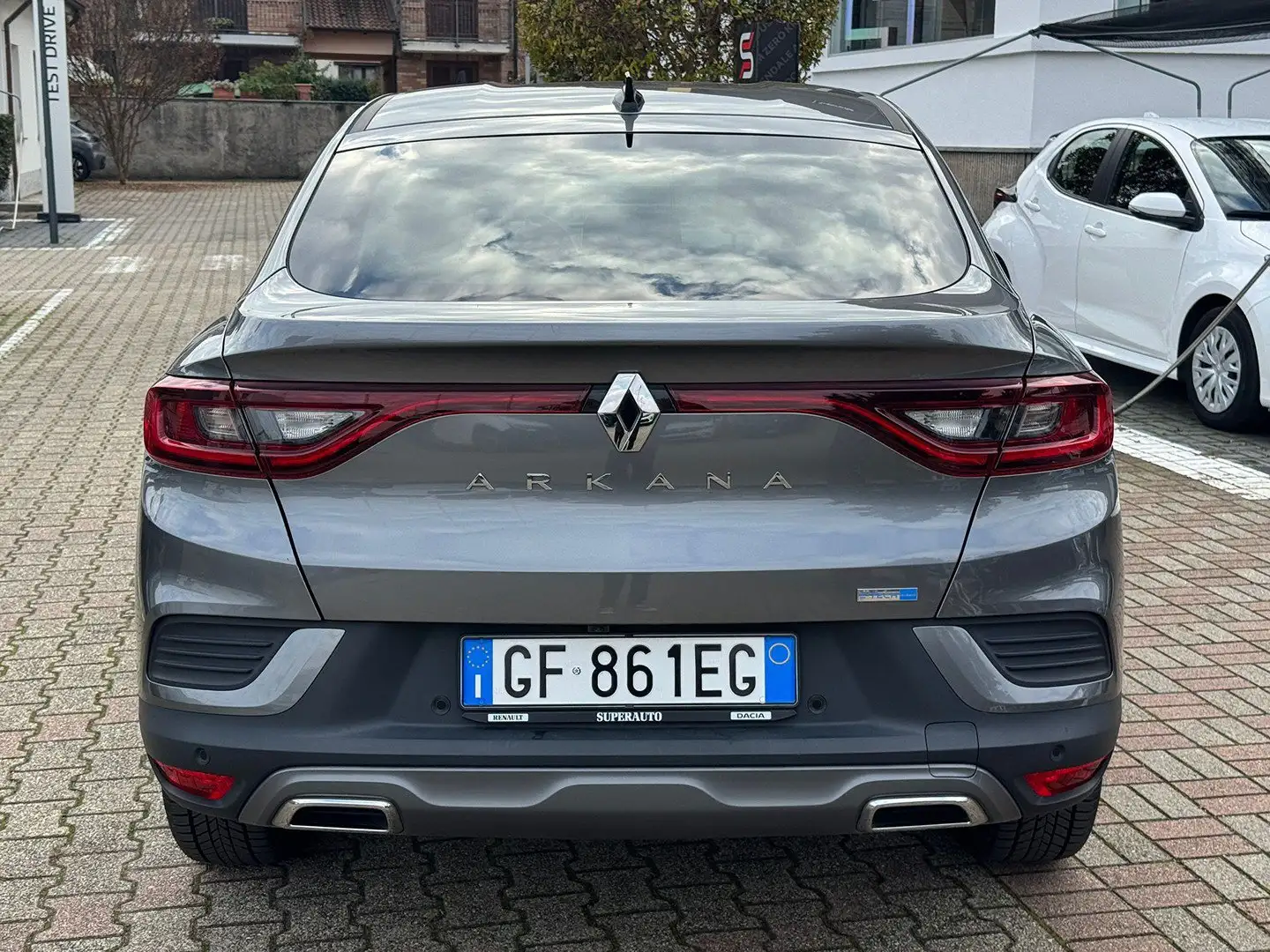 Renault Arkana 1.6 E-Tech full hybrid R.S. Line Auto 145cv Grijs - 2