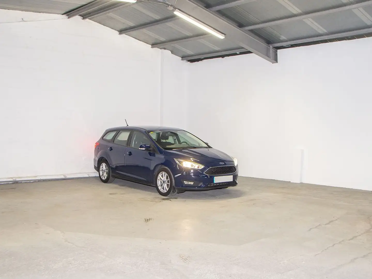 Ford Focus 1.5TDCi Trend+ 120 Blauw - 2