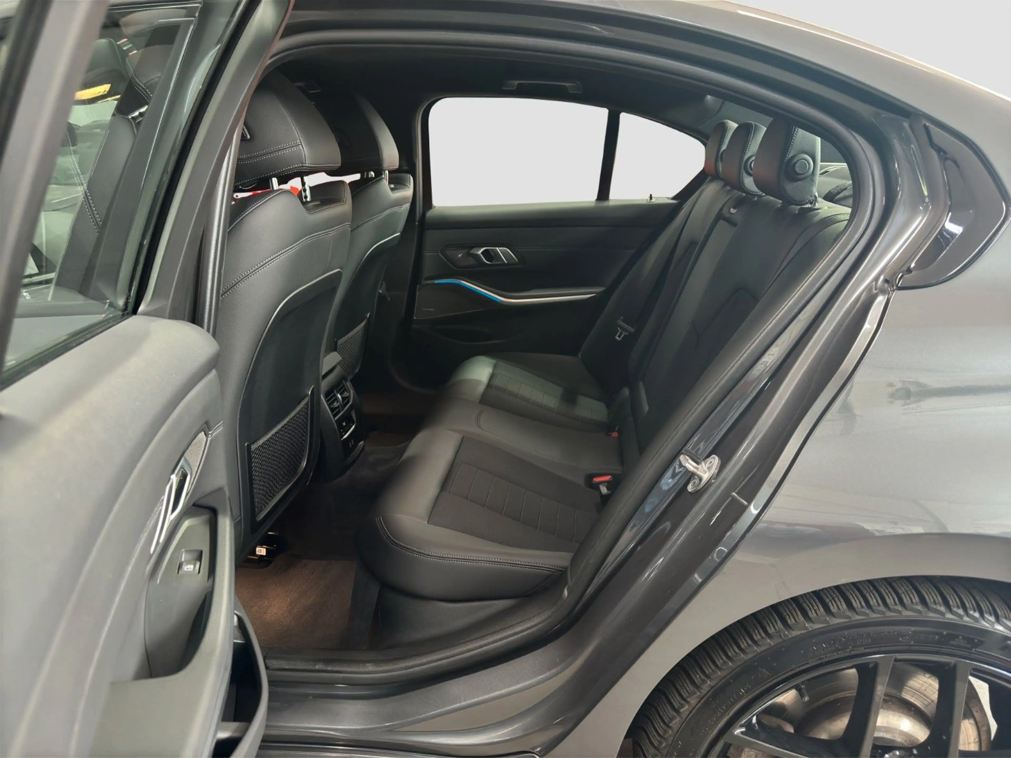 BMW 330 e Sport Line LC.PRO ACC LASER H/K HUD KAMERA — photo 13