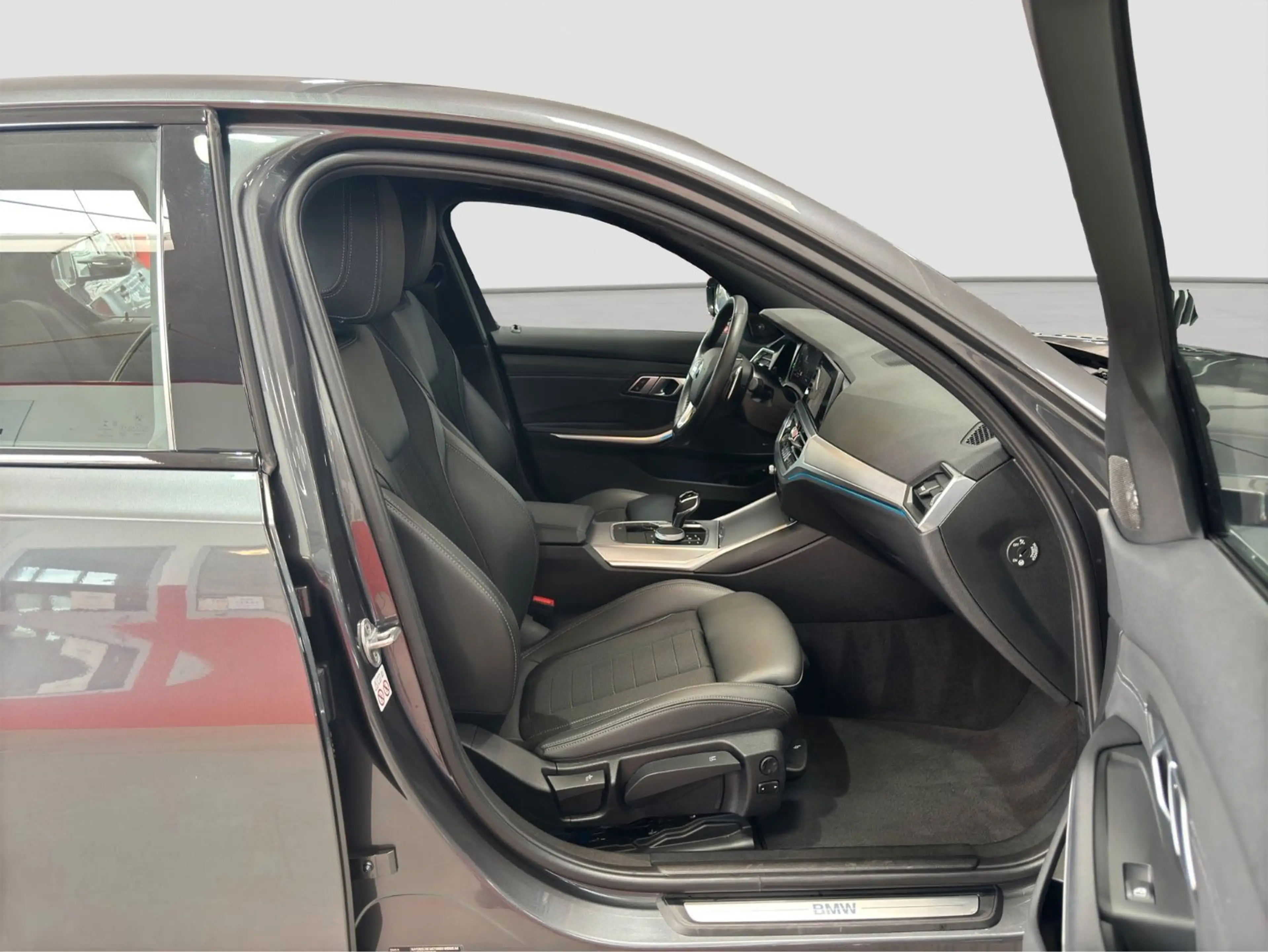 BMW 330 e Sport Line LC.PRO ACC LASER H/K HUD KAMERA — photo 9