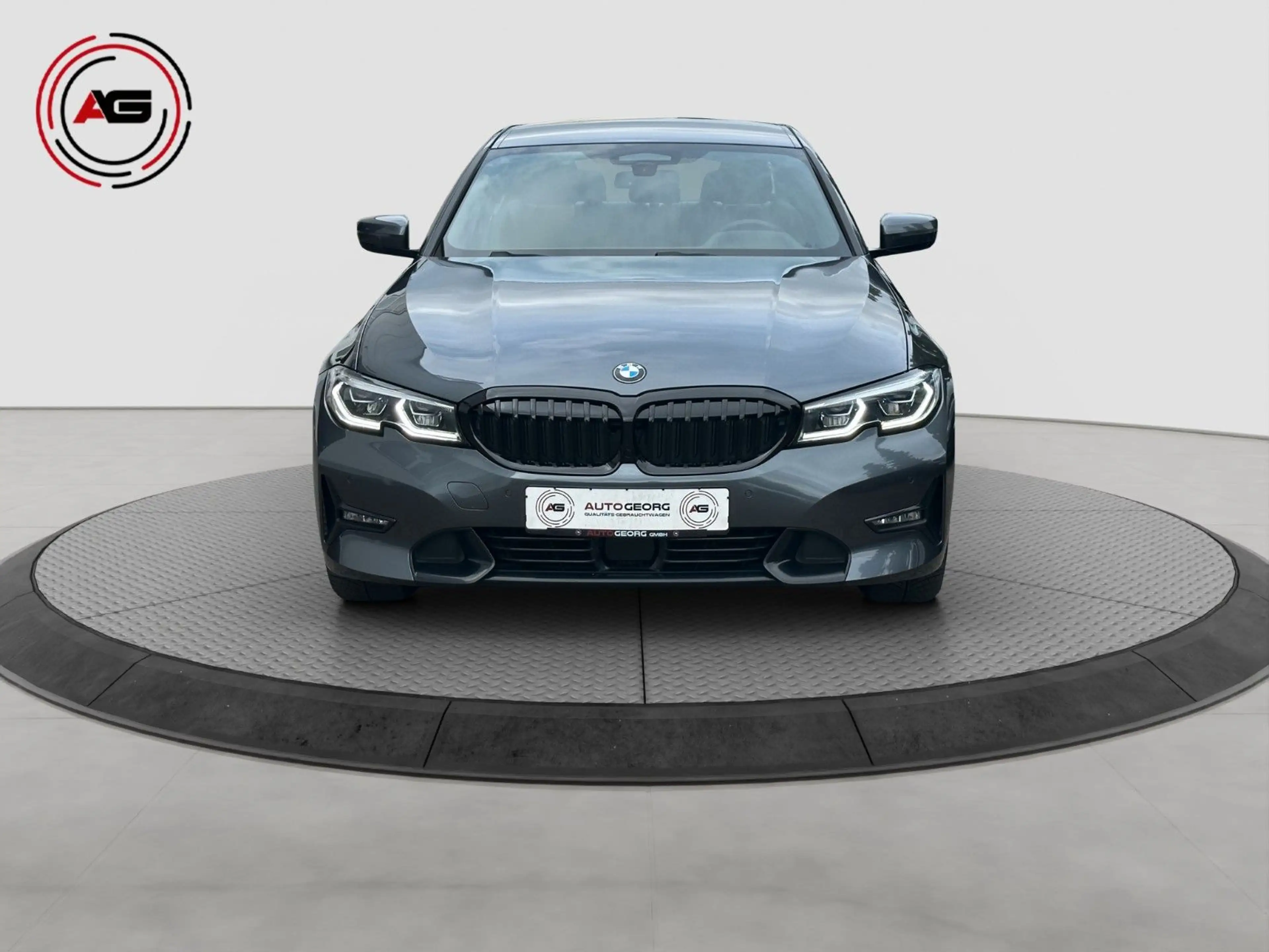 BMW 330 e Sport Line LC.PRO ACC LASER H/K HUD KAMERA — photo 2