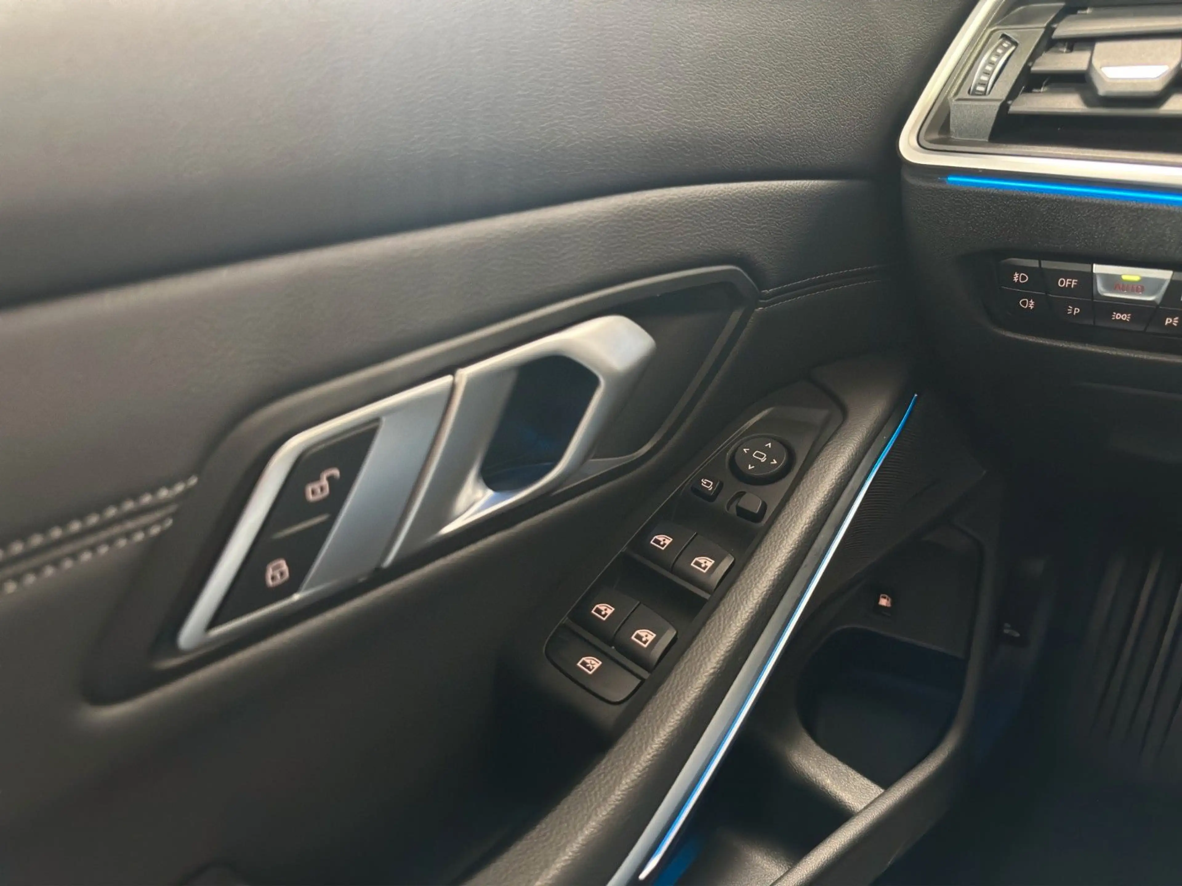 BMW 330 e Sport Line LC.PRO ACC LASER H/K HUD KAMERA — photo 14
