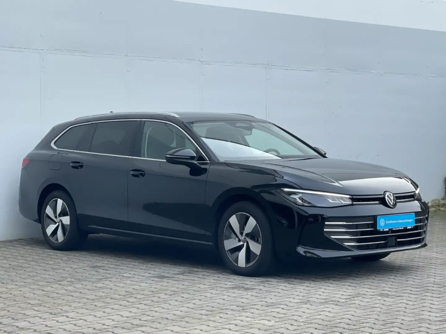 Volkswagen Passat 1.5 eTSI DSG Business AHK/360°Kamera/ACC ergoActiv Schwarz - 2