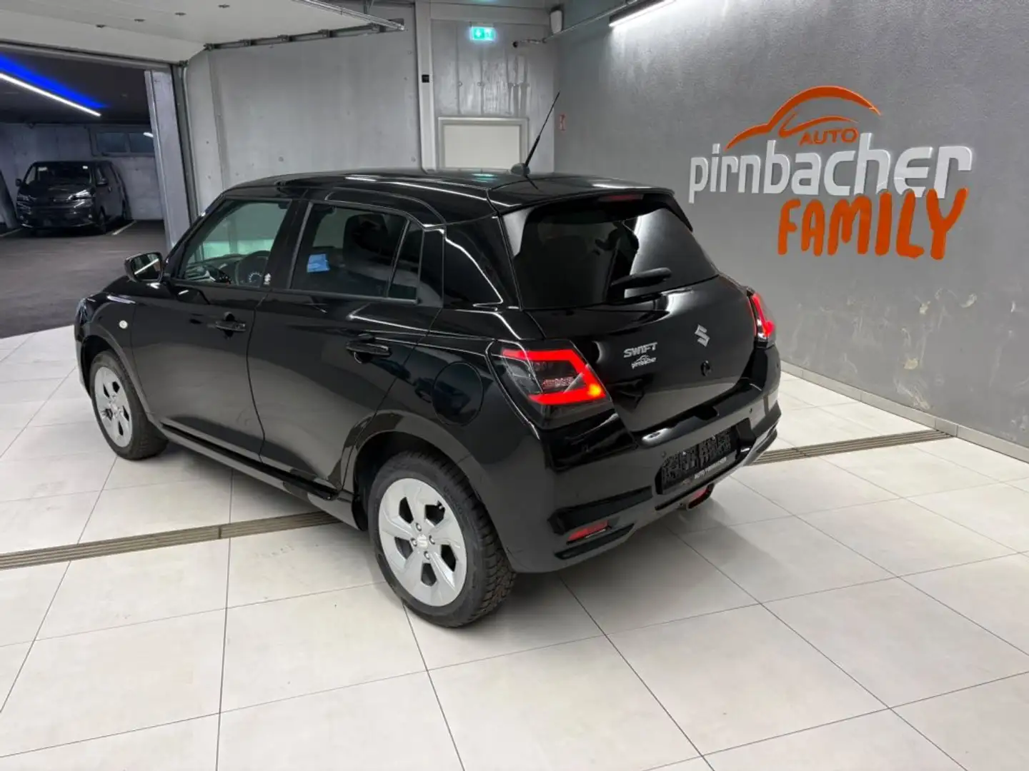Suzuki Swift 1.2 HYBRID ALLGRIP shine Schwarz - 2