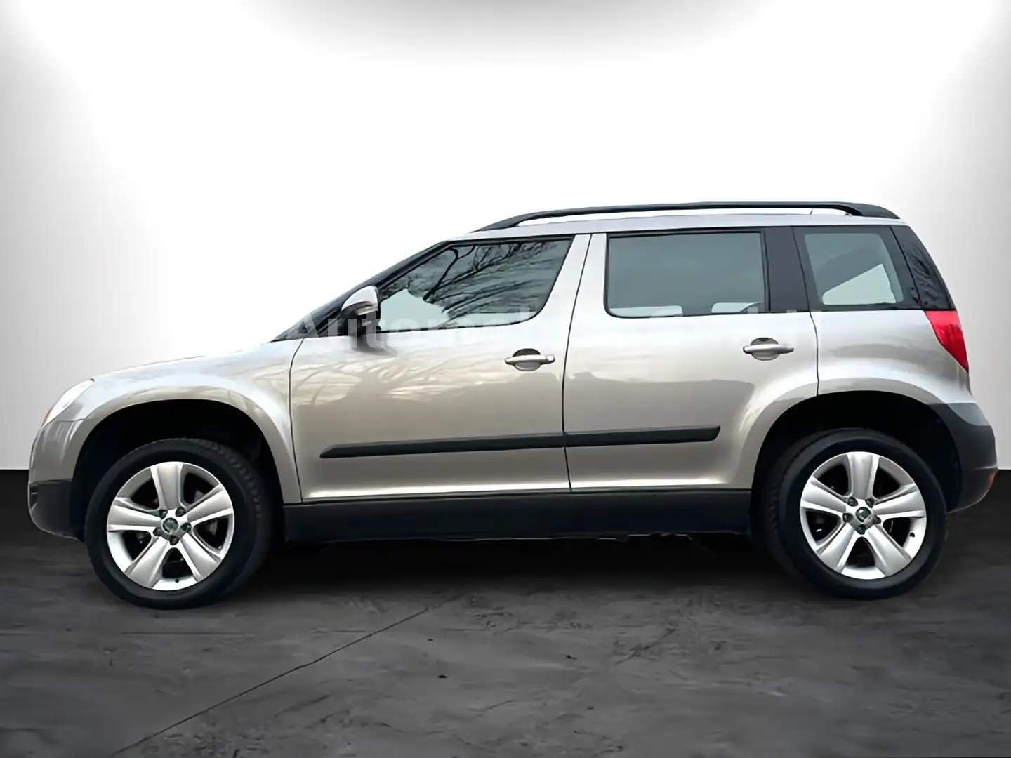 Skoda Yeti DSG NAVI/TEMPOMT/AHK/PDC/SHZ/KLIMA/GARANTIE Beige - 2