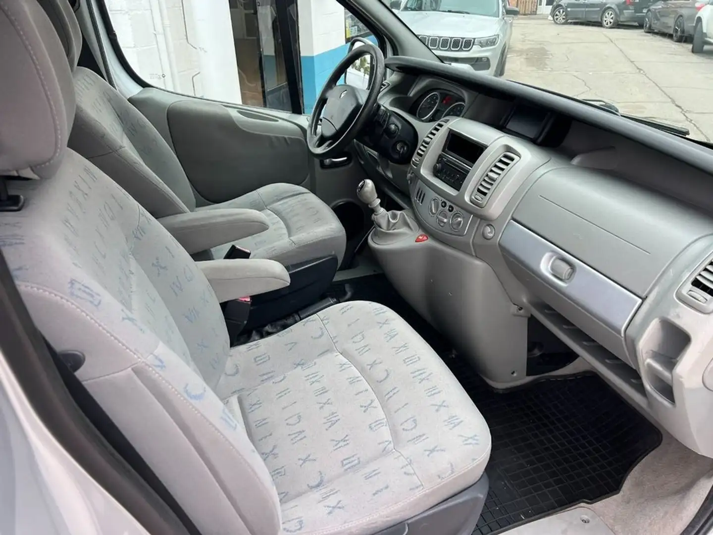 Renault Trafic Generation Privilege 2.5dCi 150 Gris - 2