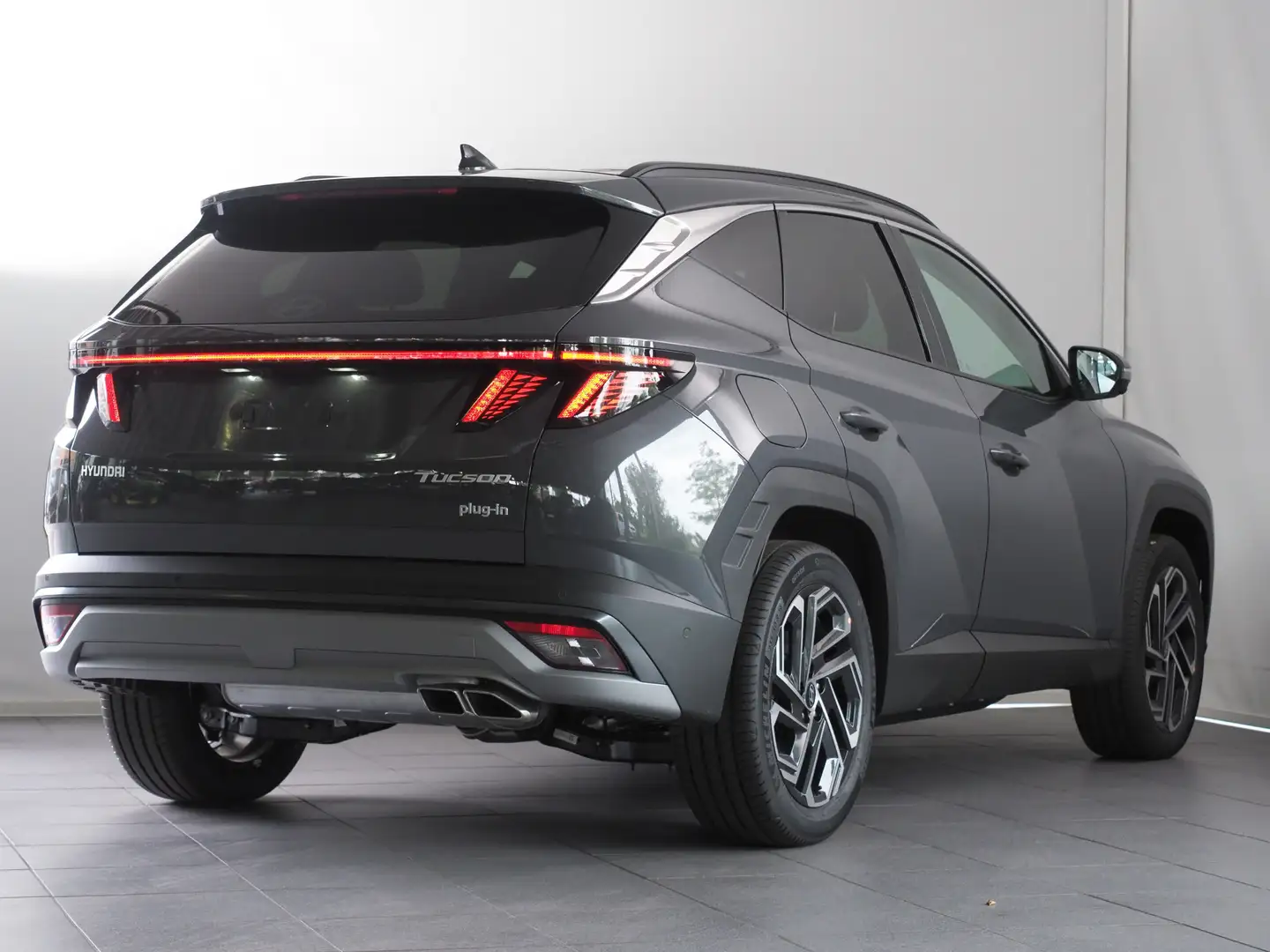 Hyundai TUCSON 1.6 T-GDI PHEV Comfort Smart 4WD | Dodehoekdetecti Grijs - 2