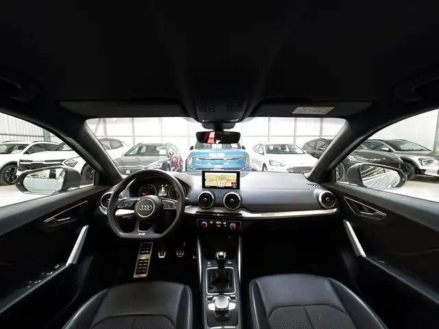 Audi Q2 view 9