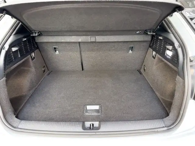 Audi Q2 view 6