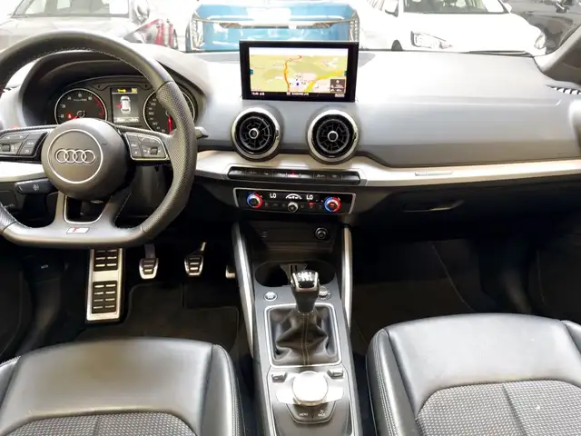 Audi Q2 view 11