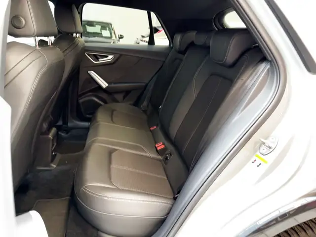 Audi Q2 view 15