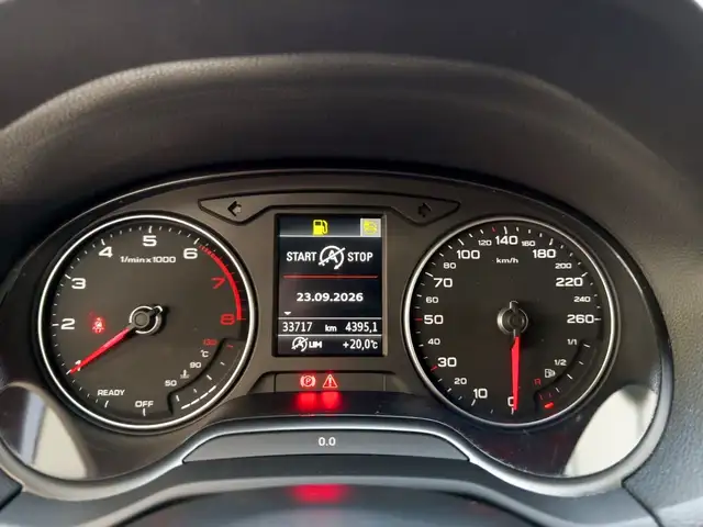 Audi Q2 view 7
