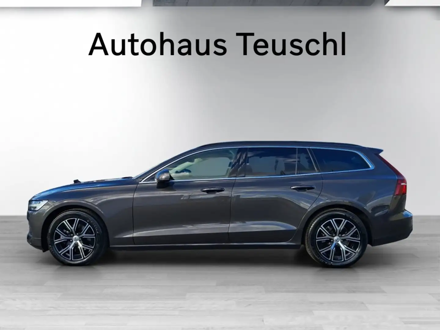Volvo V60 Core, B4 Mild Hybrid, Benzin Grau - 2