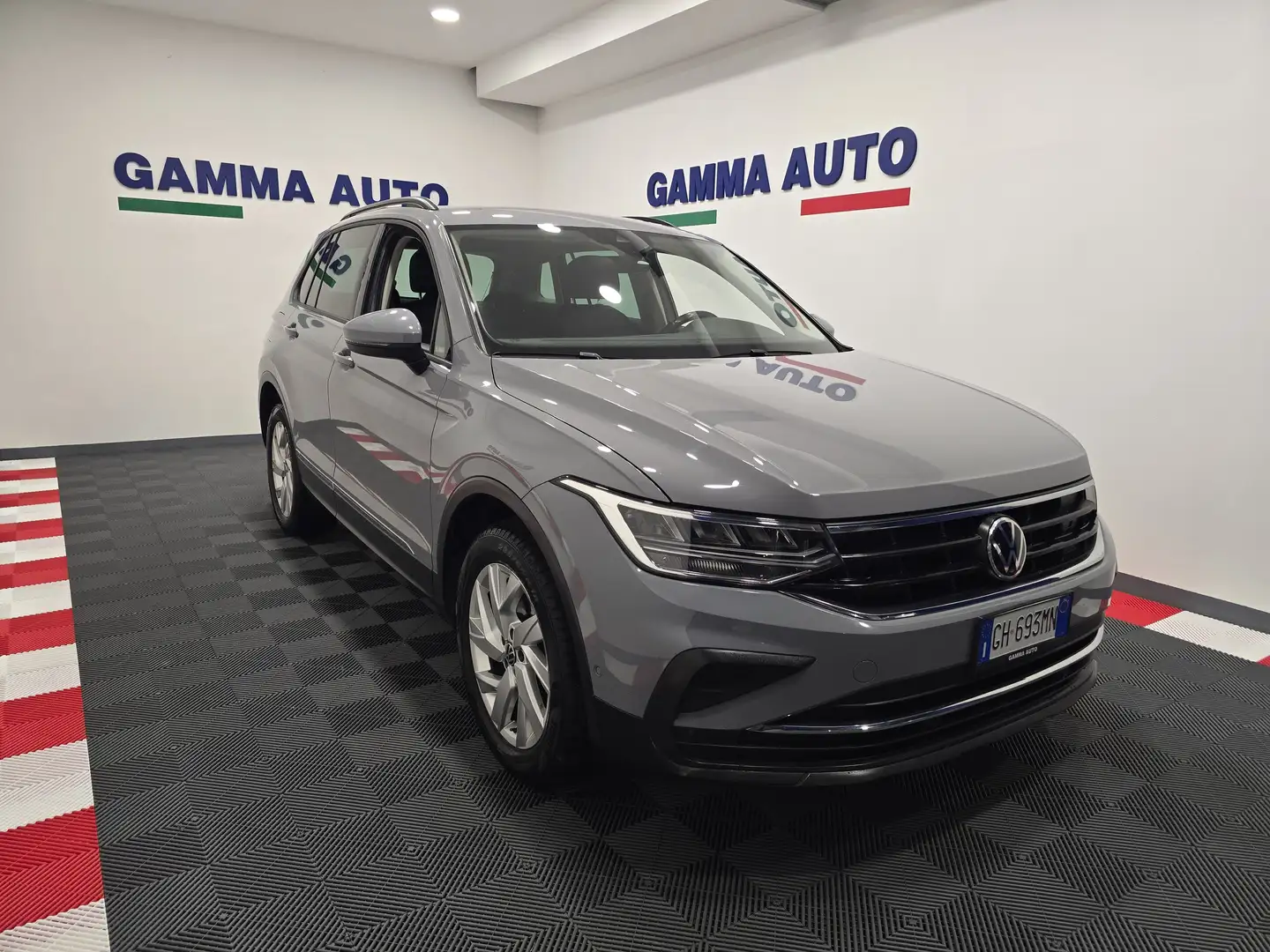 Volkswagen Tiguan 2.0TDI 150CV MY22 NAVI DSG CL18" FARI LED 4MOTION Gris - 2