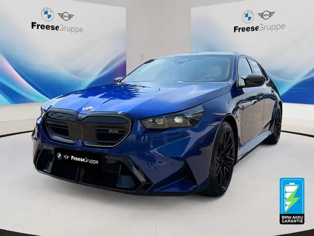 BMW M5 Limousine xDrive AHK 360° SITZBELÜFT PANO RFK HIFI