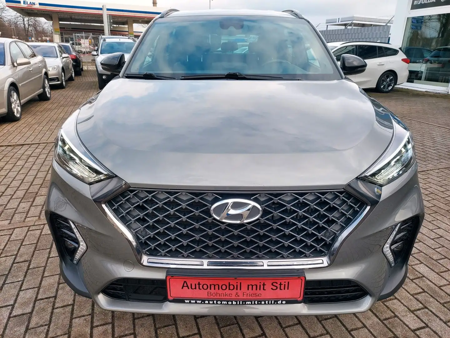 Hyundai TUCSON N Line 2WD Sport Alcantara  Assist Kamera Grijs - 2