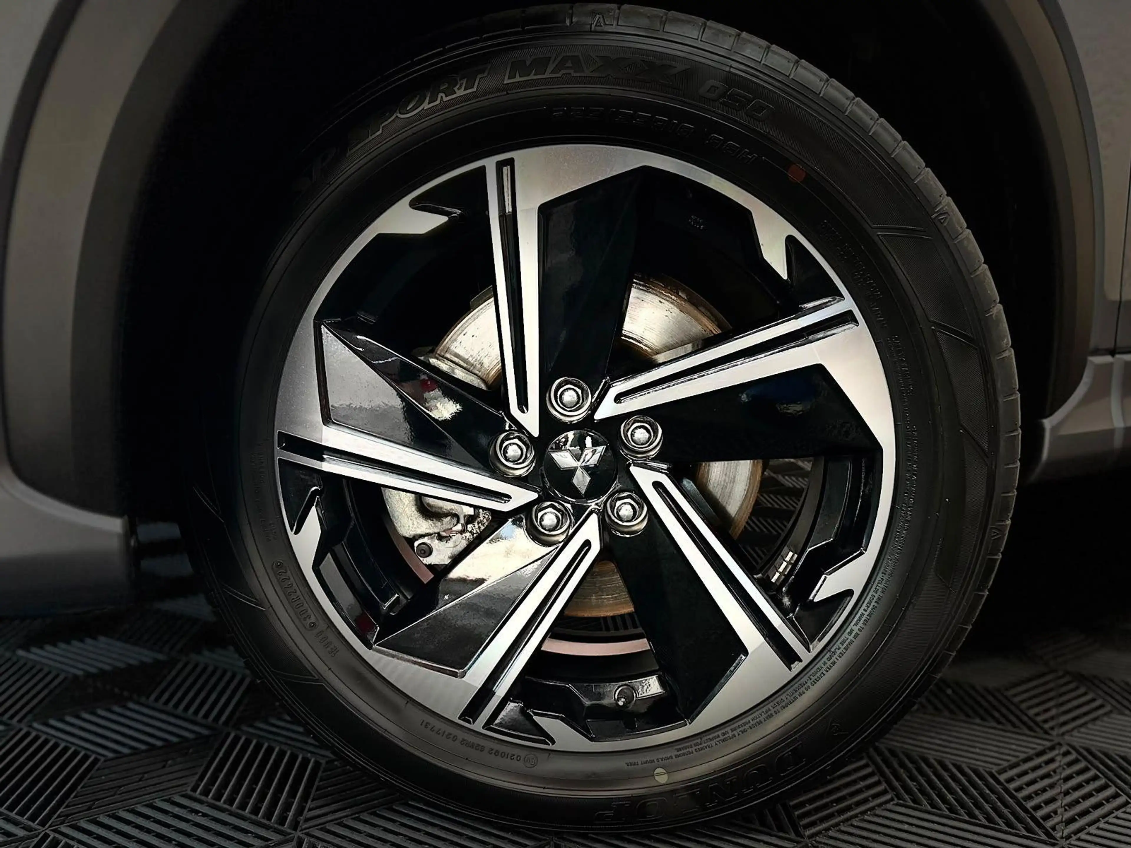 Mitsubishi Eclipse Cross Hybrid 4WD ACC#SPUR#KEYL#LED#SHZ — photo 12